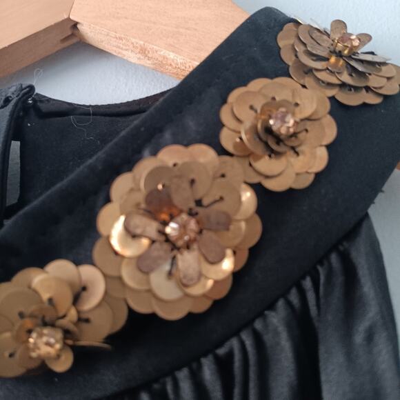 Milly Black Silk Halter Blouse Metal Flower Detail 8 NWT - Picture 5 of 13